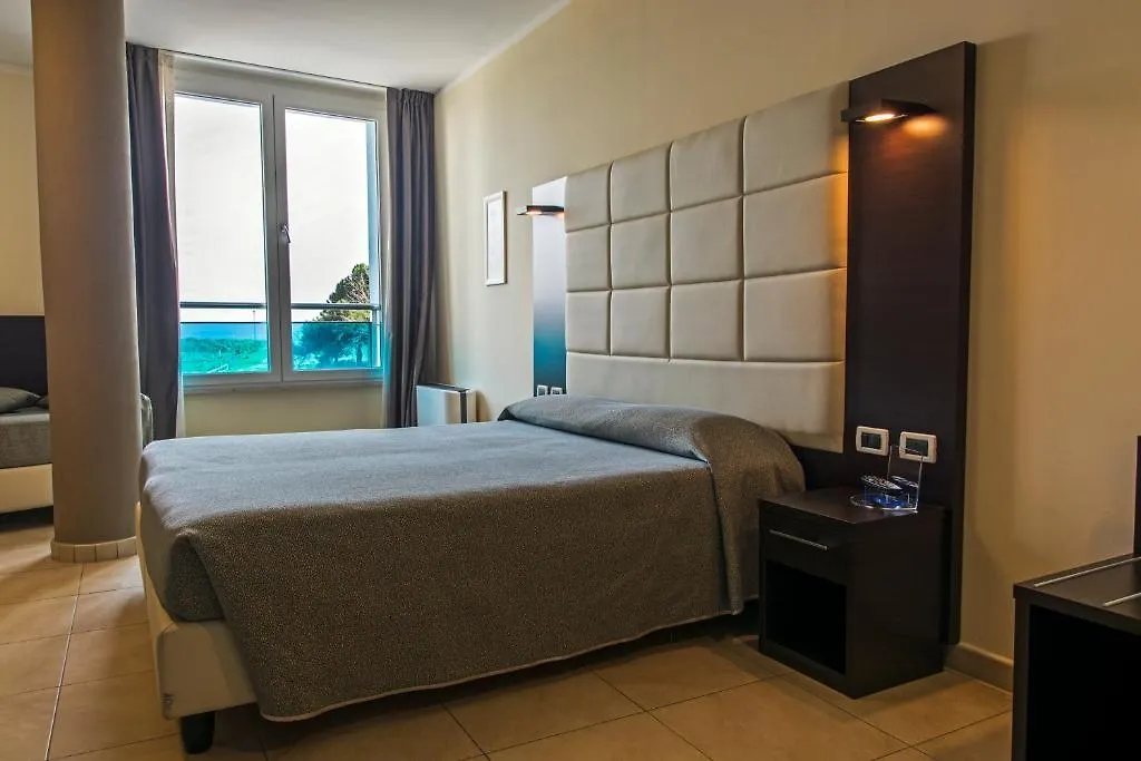 Hotel-Residence-B&B Le Dune Beach Service Included Lido Adriano Hotel